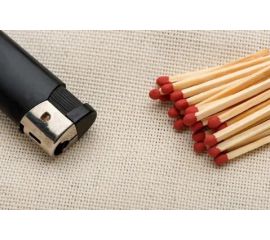 Спички, зажигалки, презервативы, карты
